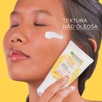 creme-hidratante-facial-garnier-fps-30-40g-efeito-matte-uniform-matte-10021675