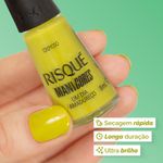 esmalte-verde-risque-manicores-um-dia-amadureco-cremoso-8ml-10042570